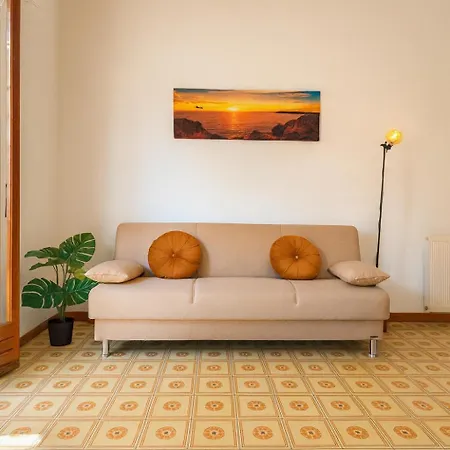 Apartament 5 Min From Bus Stop- Wi-fi & Relax- *