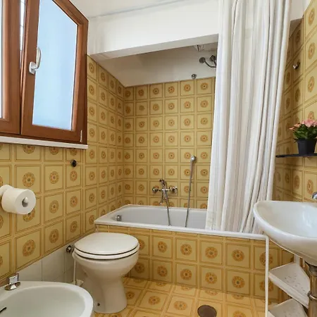 Near The Stadium-hospital-centre In روما